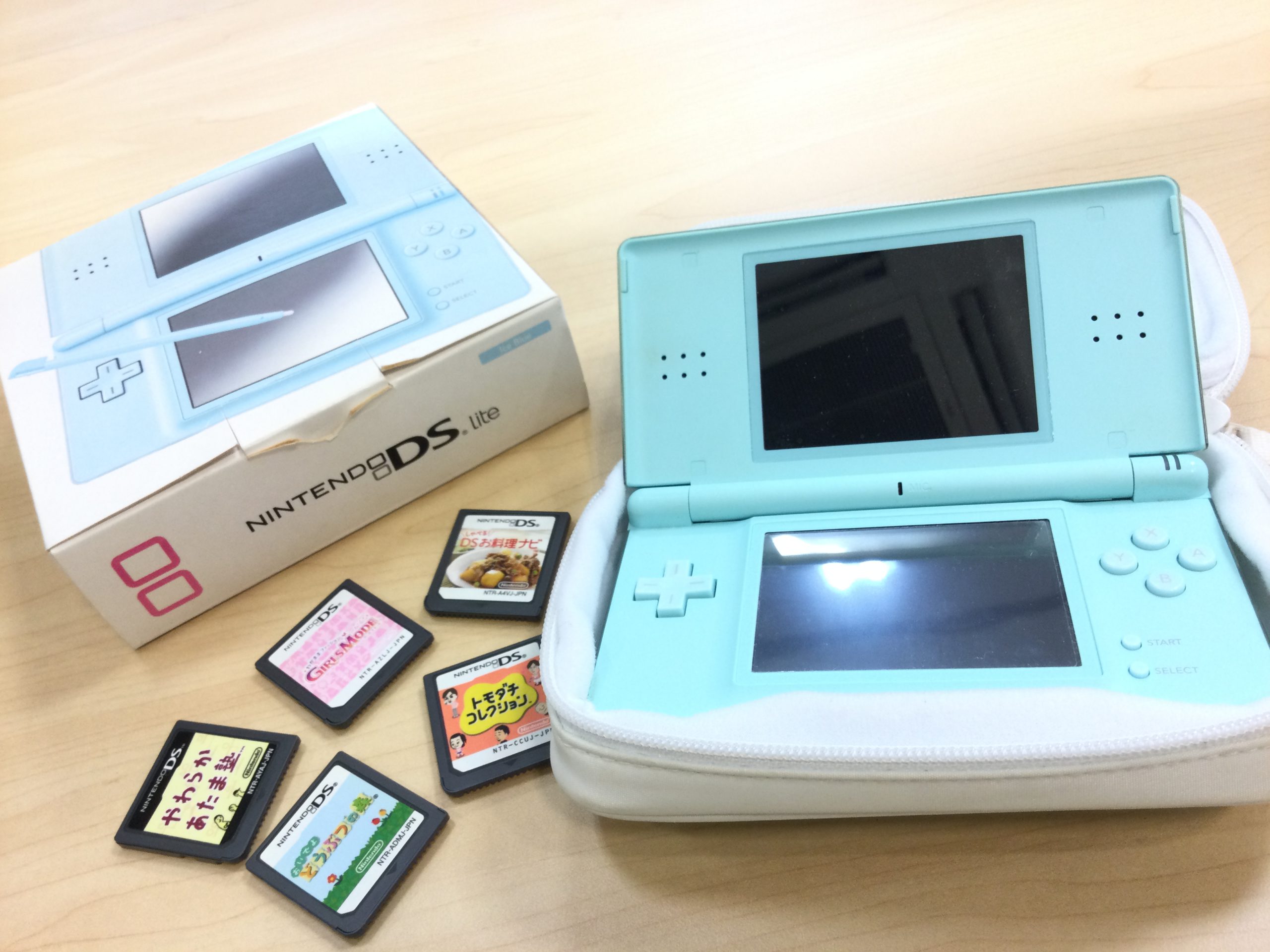 任天堂 ニンテンドー NINTEND DS Lite 懐かしゲーム機 ゲーム | 鑑定買取 家宝