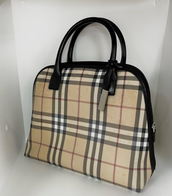 異例の-BURBERRY - バーバリー ノバ•チェック ハンドバッグ